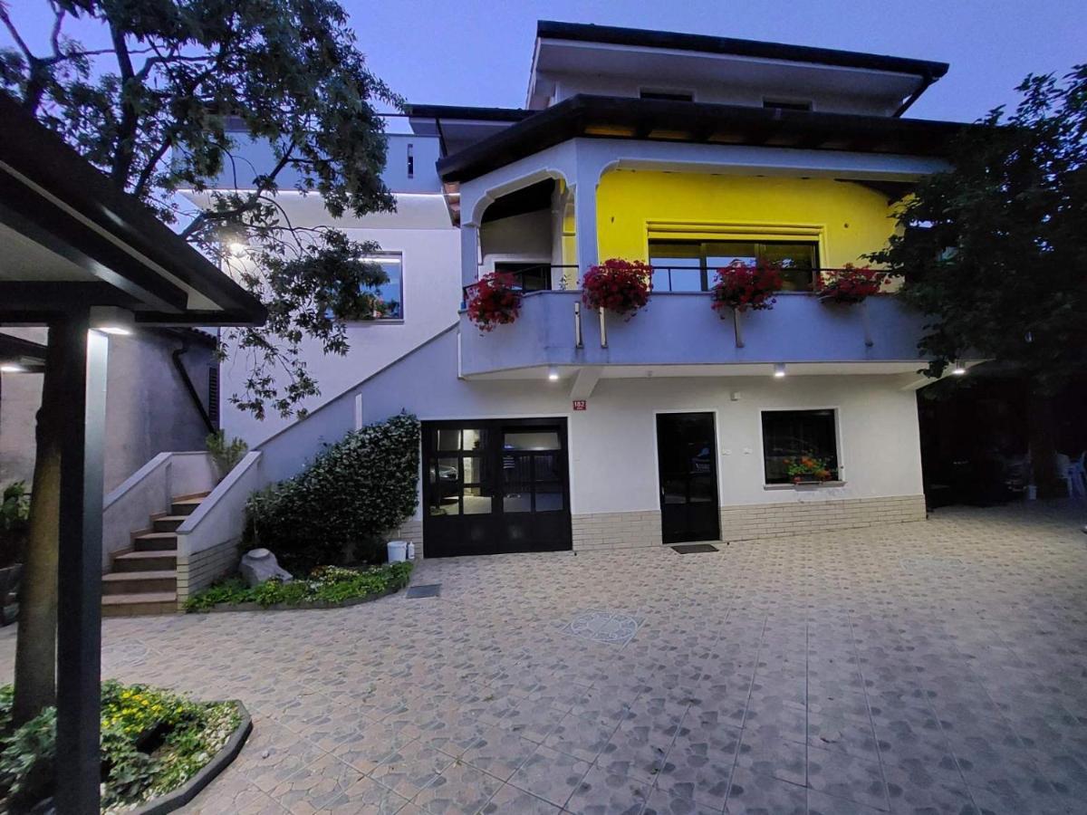 Apartma Mimi Dekani Ngoại thất bức ảnh