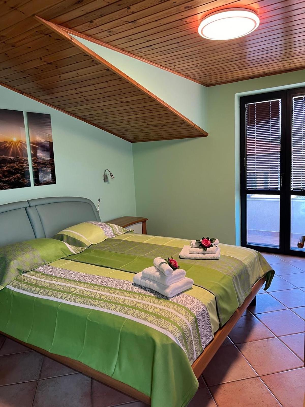 Apartma Mimi Dekani Ngoại thất bức ảnh